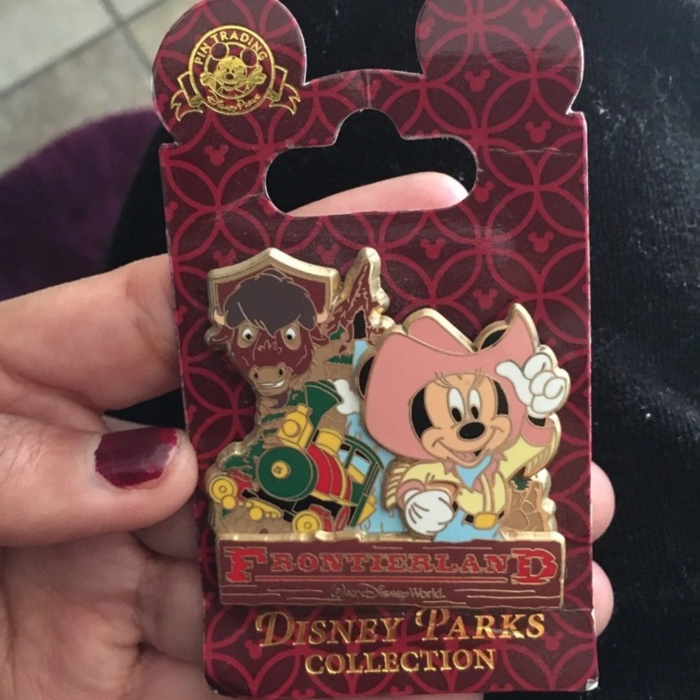 Disney Frontierland Minnie pin